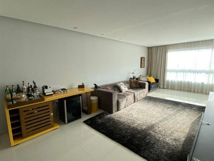 Apartamento para alugar com 3 quartos, 148m² - Foto 8