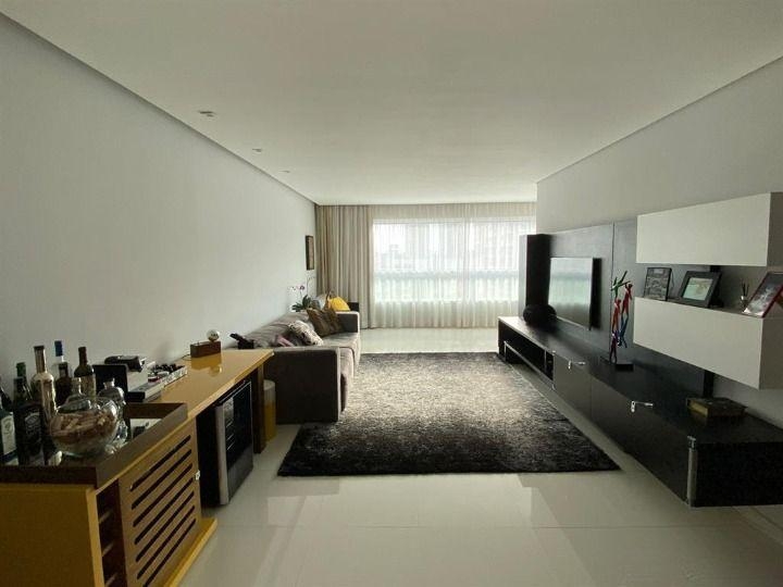 Apartamento para alugar com 3 quartos, 148m² - Foto 9