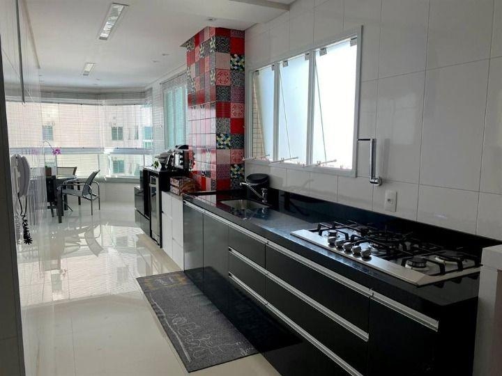 Apartamento para alugar com 3 quartos, 148m² - Foto 18