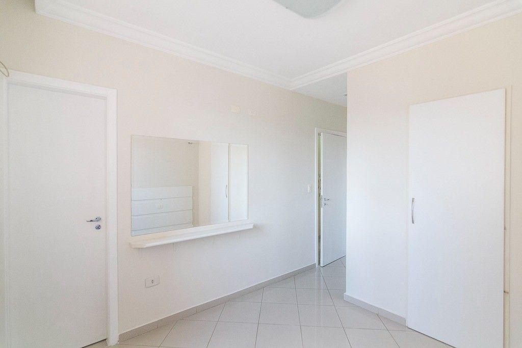 Apartamento para alugar com 4 quartos, 140m² - Foto 11