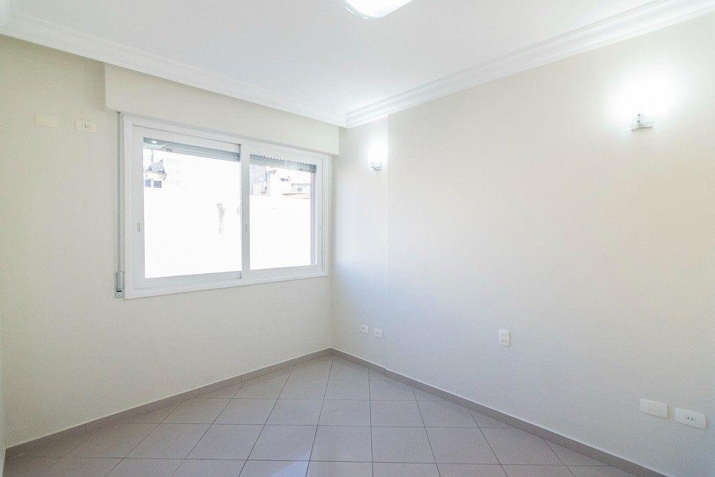 Apartamento para alugar com 4 quartos, 140m² - Foto 29