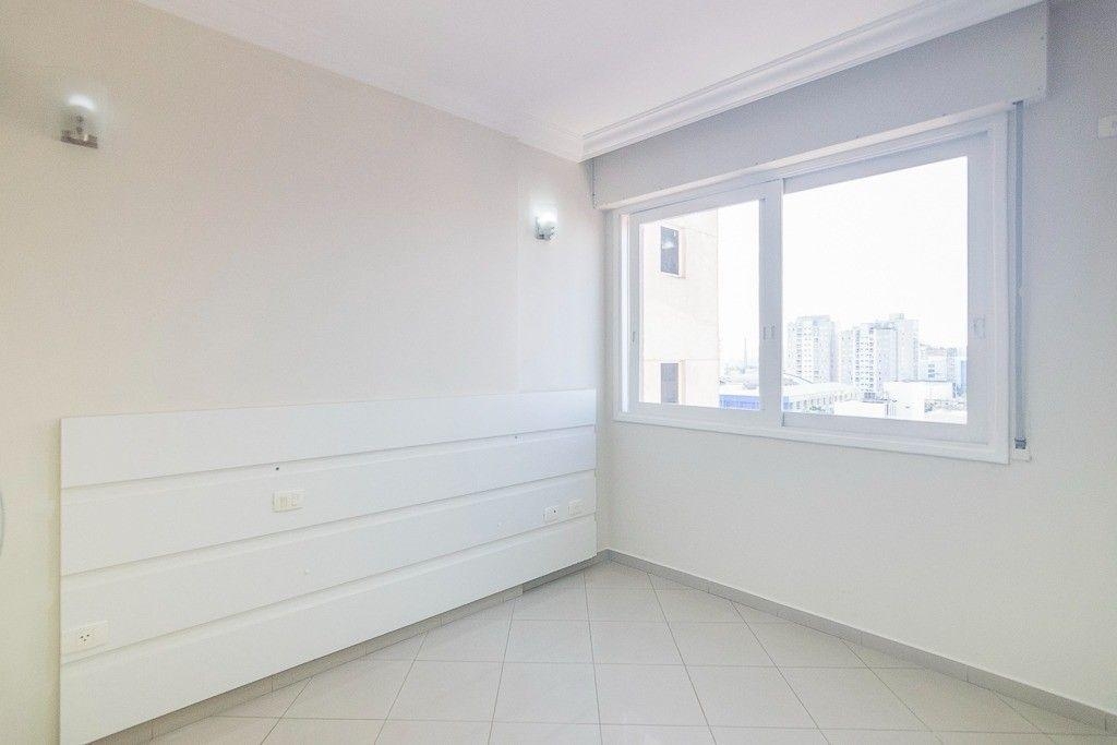 Apartamento para alugar com 4 quartos, 140m² - Foto 34