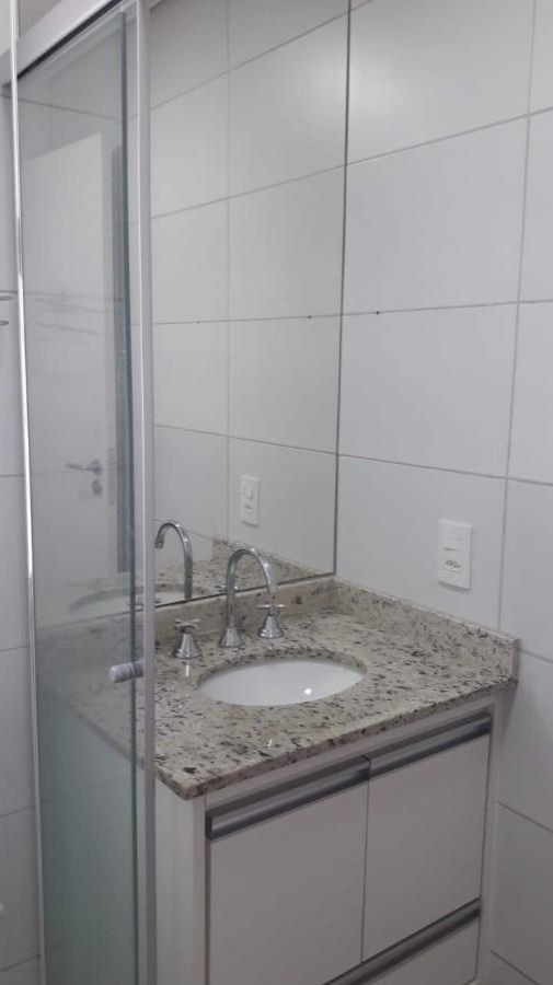 Apartamento para alugar com 2 quartos, 75m² - Foto 4