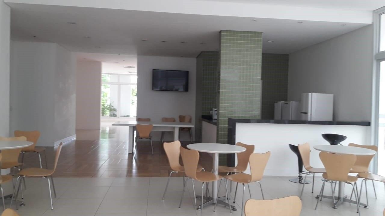 Apartamento para alugar com 2 quartos, 75m² - Foto 17