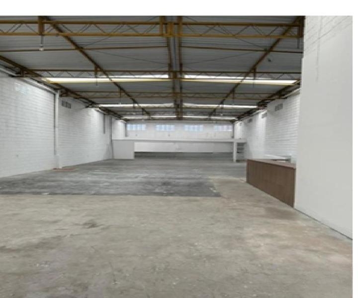 Depósito-Galpão-Armazém para alugar, 749m² - Foto 1
