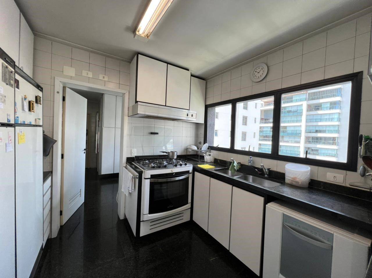 Apartamento, 4 quartos, 220 m² - Foto 42