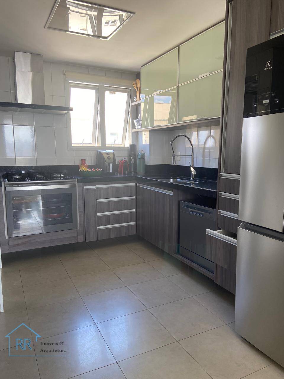 Cobertura para alugar com 3 quartos, 227m² - Foto 8