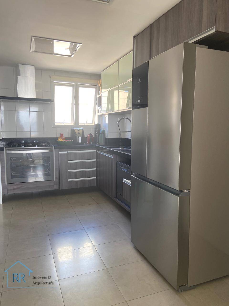 Cobertura para alugar com 3 quartos, 227m² - Foto 9