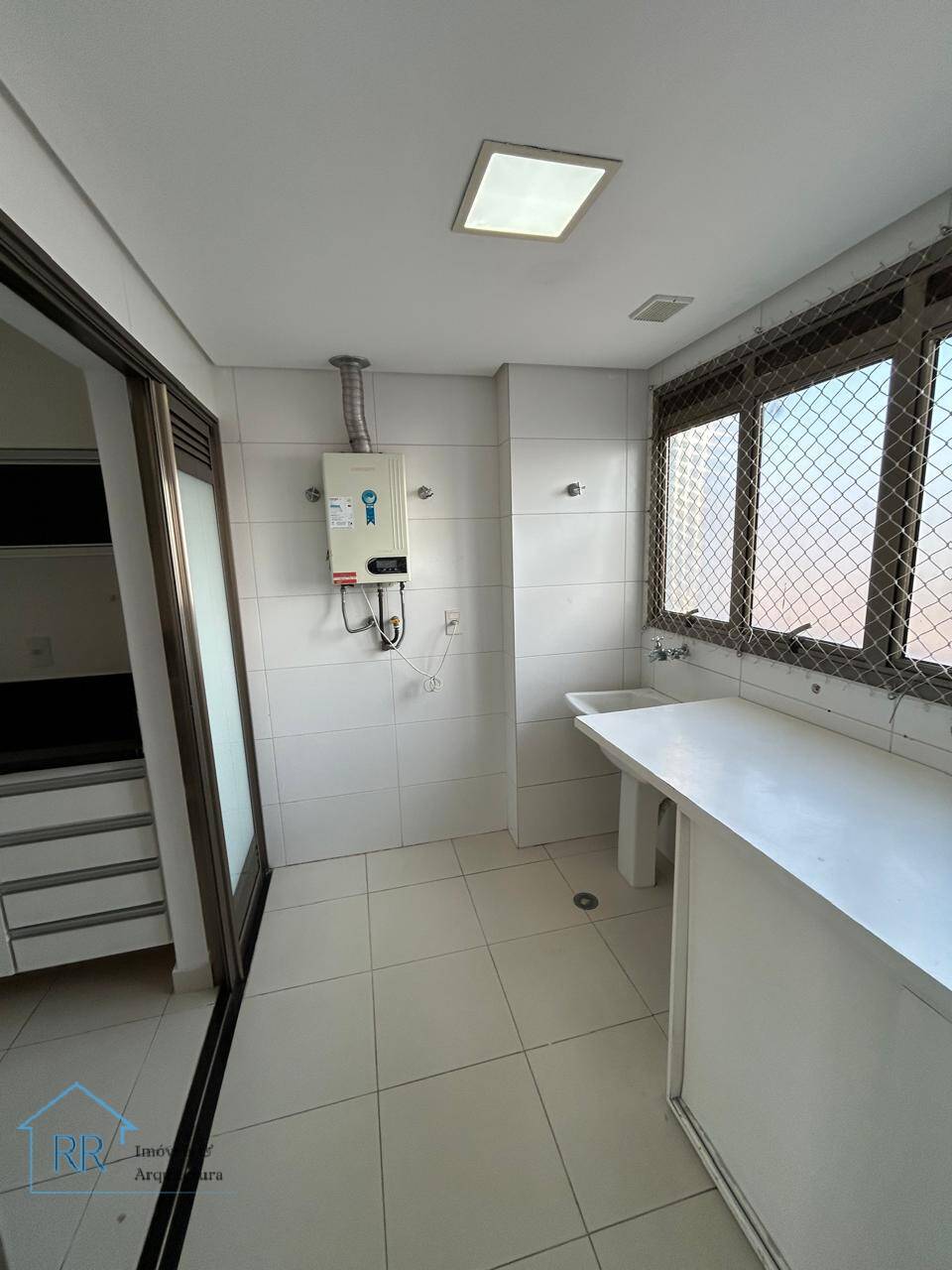 Apartamento para alugar com 4 quartos, 175m² - Foto 12