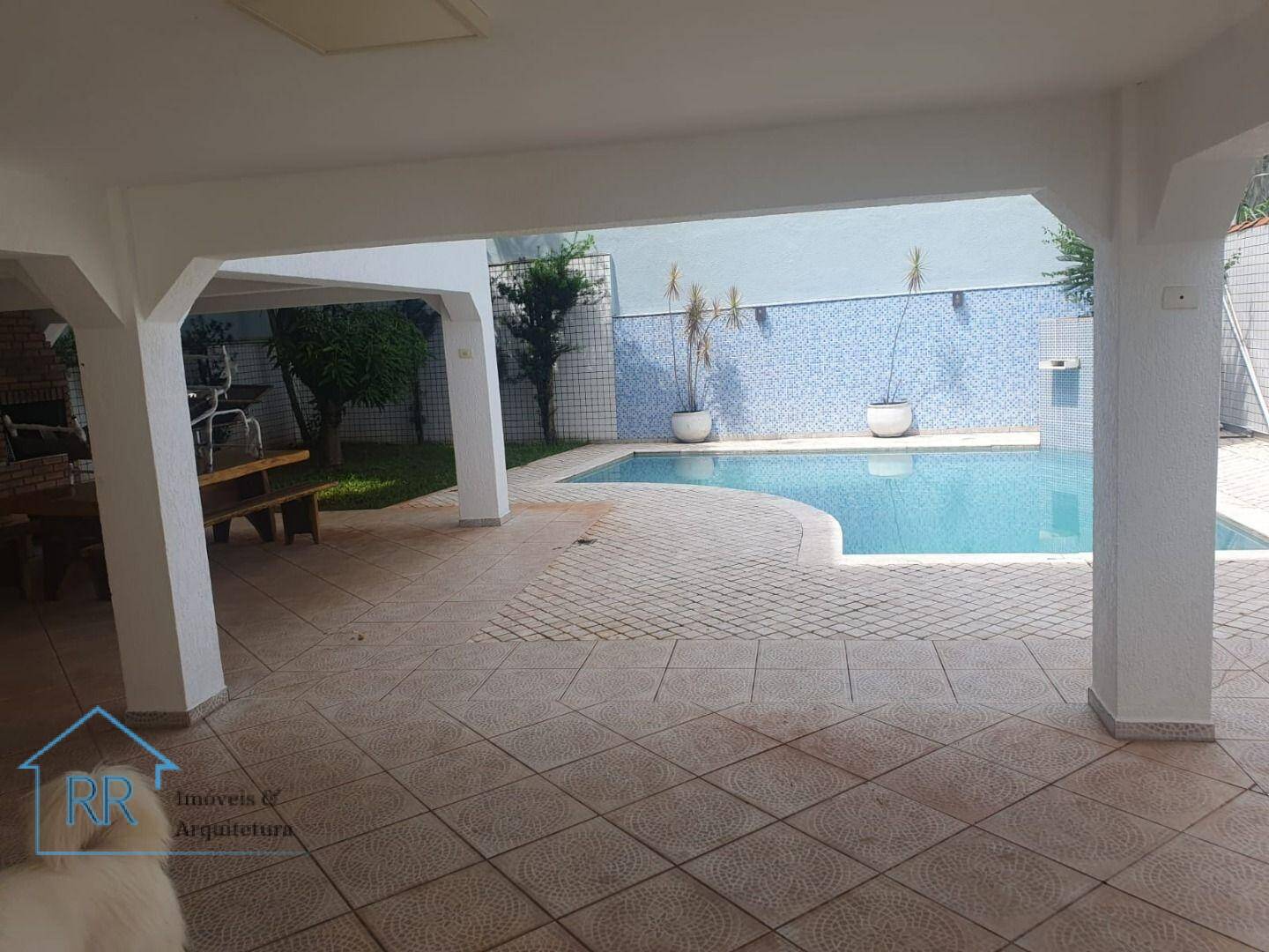 Sobrado para alugar com 3 quartos, 306m² - Foto 1